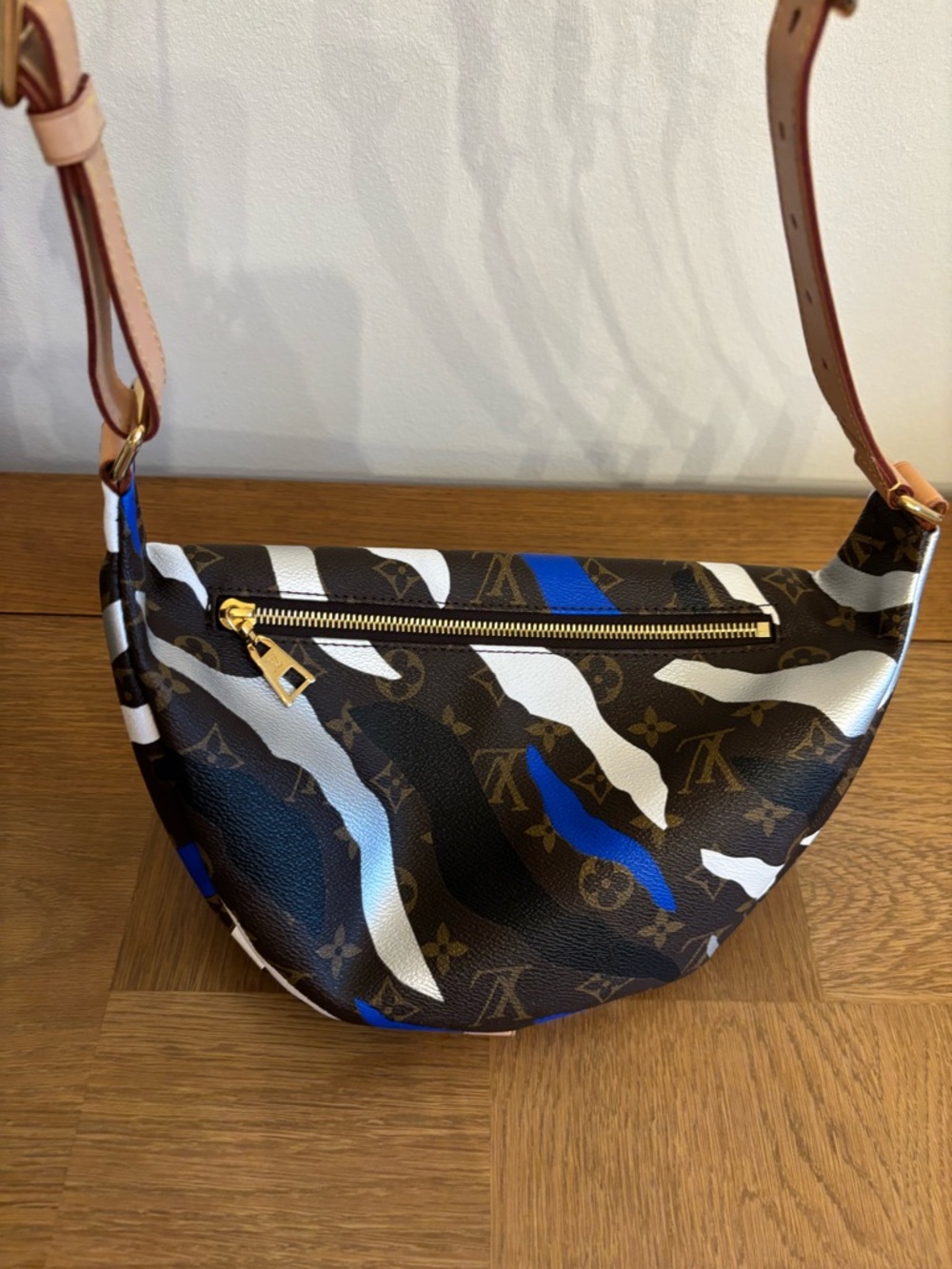 Louis Vuitton LOL League of Legends Monogram Bumbag Limited Edition Blue White - Picture 12 of 16